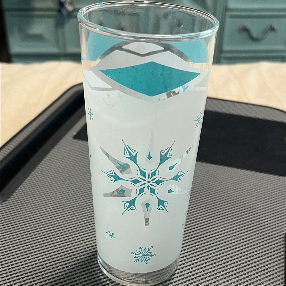 Rare Atomic Snowflake Design Vintage Glass Tumbler